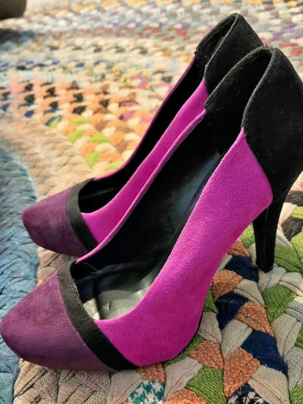 Pleaser Devious Purple and black suede heels with pointed toe #glamour #courts